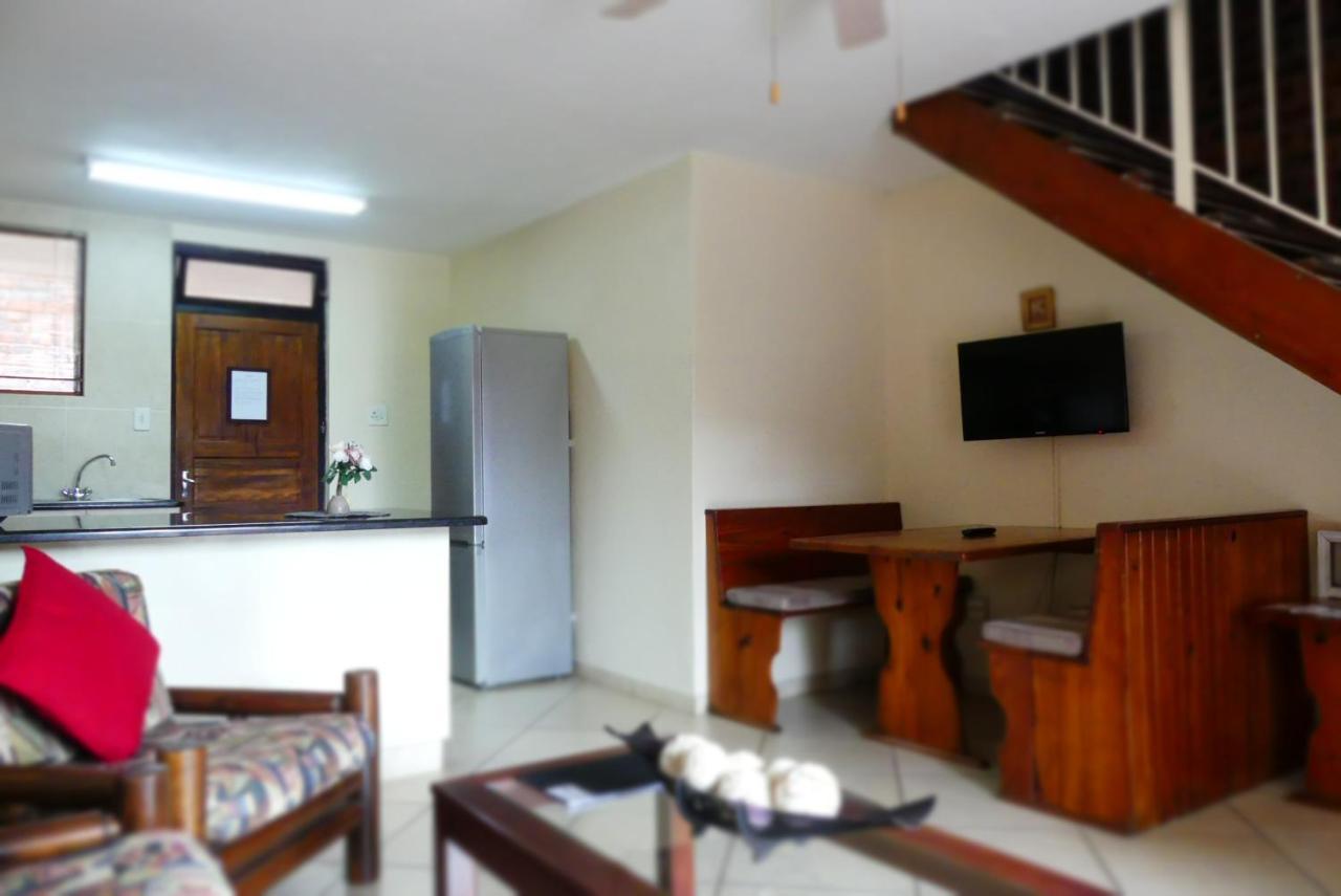 Flamingo Holiday Flats St Lucia Exterior photo